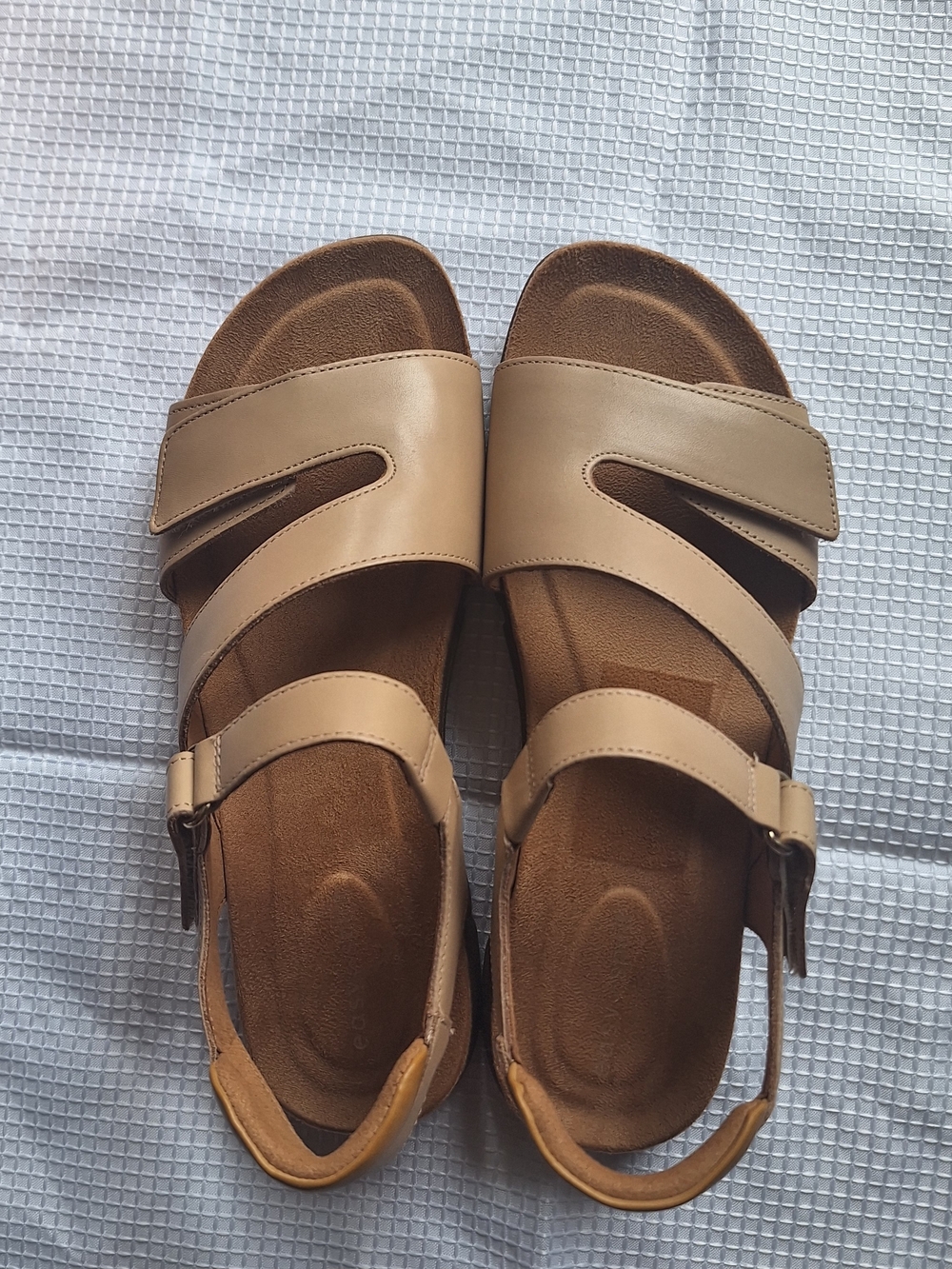 Easy Spirit Women's Tan Adjustable Comfort Sandals